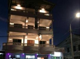 HotelMidnight78, hotel a Paramaribo