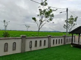 TangQona Homestay Paddy View Wifi M0slim Only