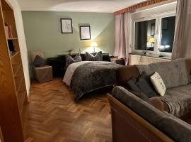 Pension FAULPELZ - Apartment, hotel barato en Niederorschel