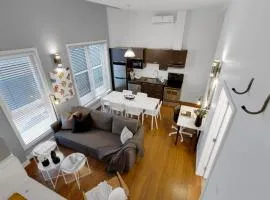 LiV MTL Main Plateau Suites Near Downtown Montreal