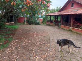 Casa de estadia, lazer e encontros, khách sạn thân thiện với thú nuôi ở Três Corações