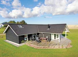 Nice Home In Slagelse With Kitchen, hotel di lusso a Slagelse