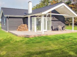 Beautiful Home In Haderslev With Kitchen, holiday home in Årø