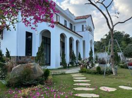 La forêt Vân Hoà Villa 1, hotel i Ba Vì