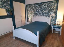 Le Gîte des 4 Saisons Maison de vacances avec parking et jardin, hotel a Saint-Omer
