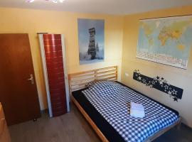 Kellerwaldturm Apart-Room، فندق رخيص في Jesberg