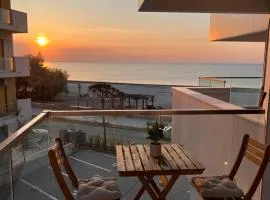 DAMAR Infinity Beach and Pool Mamaia- private parking