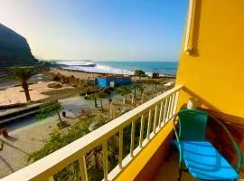Casa del Mar, Sunny Ocean View Appartement right at the beach!