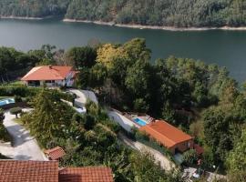 Casa Encosta do Rio-ferias no Gerês、ヴィエイラ・ド・ミーニョのホテル