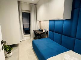 Blue room, hotel with parking in Żory
