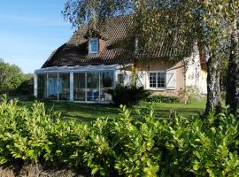 chambre a la ferme, hotel with parking in Denguin