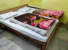 Naktsmītne pie ģimenes Hotel Chandradeep, Joshimath pilsētā Joshīmath