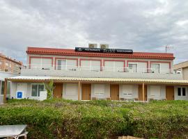 Pensión La Ola, hotel v destinaci Grao de Castellón