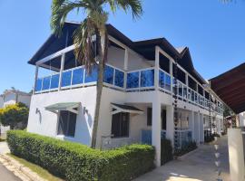 Las Pascualas Samana Condo Townhouse，莎曼納聖塔芭芭拉的附設泳池的飯店