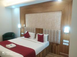 The Rose Manor By Iconic Delhi International Airport, hotel near Delhi International Airport - DEL, New Delhi