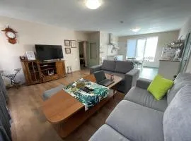 NiDo Cozy 3BR Apartment Kapana Top Center