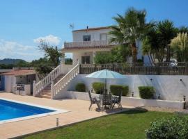 Casa el Girasol, rustig gelegen kindvriendelijke villa 10 p, hotel i Montroy