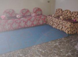Small apartment in Egypt luxor West Bank without Home Home furnishings: ‘Ezbet Abu Ḥabashi şehrinde bir otel