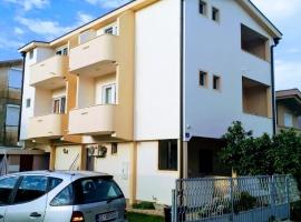 Apartman Sema, apartman u gradu Donji Štoj