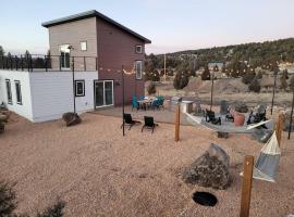 Secluded 8-Guest Oasis close to Zion & Bryce Parks, Hotel mit Parkplatz in Alton