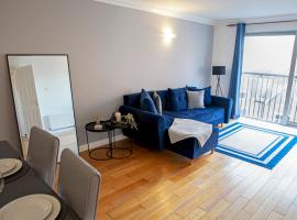 Spacious 2 Bed Flat In Wimbledon With Private Parking, alquiler vacacional en Londres