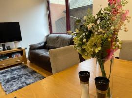 Home comfort 4 mins from Gatwick!, apartment in Horley