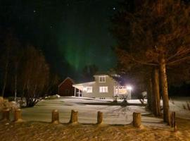 Arctic Cabin Lyngen, хотел в Svensby
