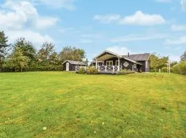 3 Bedroom Cozy Home In Martofte