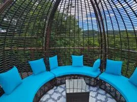 Golden Pear Villa-CR