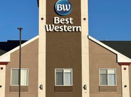 Best Western Watertown, готель з парковкою у місті Watertown