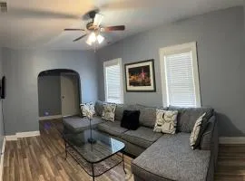 Urban Retreat 3 Bedroom Apt.