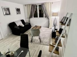 Colombes home, family hotel in Colombes