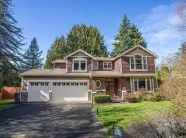 Kirkland's Expansive Custom-Built Family Haven Near Juanita