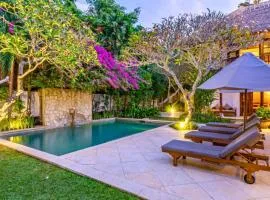Magnificent 4 BR Private Pool Villa NE10