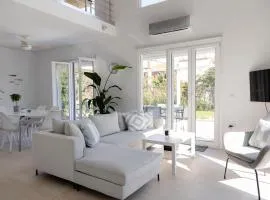 A Homes Greece - Beach Villa Retreat Athens