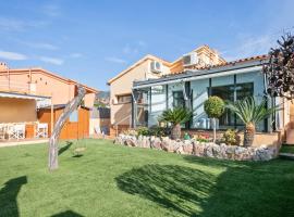 카브릴스에 위치한 호텔 Preciosa casa en el Maresme con jardín