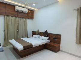 SEVEN HILLS Guest House, guest house in Akalkot