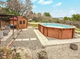 Nice Home In La-Roque-Sur-Pernes