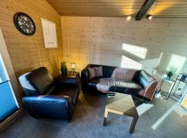 Ferienwohnung Brunni-Lodge direkt am Grossen Mythen, cabin in Alpthal