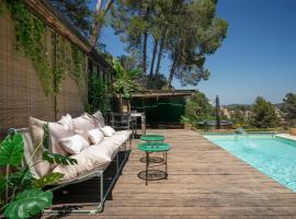 THE LOFT - with private pool, hotel v destinaci Corbera de Llobregat