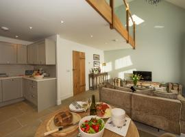 Oystercatcher - Converted luxury steading, hotel in Perth