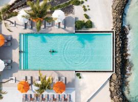 OBLU SELECT Lobigili - Premium All-Inclusive with Free Transfers, resort in Malé