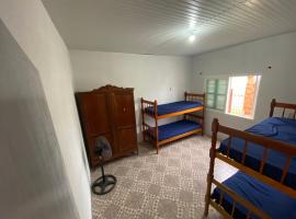 Casa com 2 quartos grandes a 150m da praia, apartamento em Rio Grande
