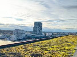 Rooftop Loft, 170sq, 1min from Main Station, Ferienwohnung in Basel