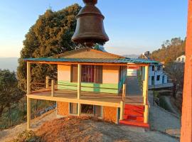 The Himalayan Heaven Home Stay, B&B sa Binsar
