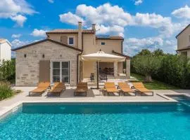Villa No18 near Porec for 6 people with heated pool