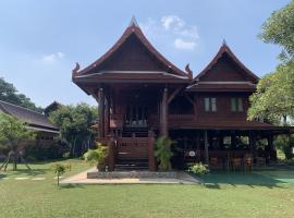 Ban Suan Bang Toei Homestay, acomoda&ccedil;&atilde;o em Ban Bang Rathuk