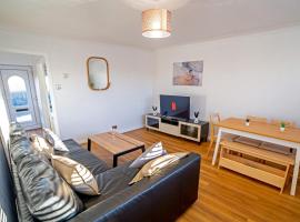 Deluxe 2 Bed Apartment- Near Heathrow, Legoland, Windsor Slough: Slough şehrinde bir daire