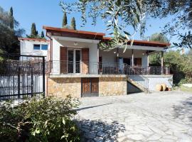 Martin's & Elena's House: Ipsos şehrinde bir otel