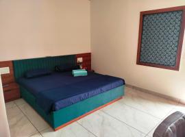 Unique Couple Friendly Stay, hotel with parking in Morbi